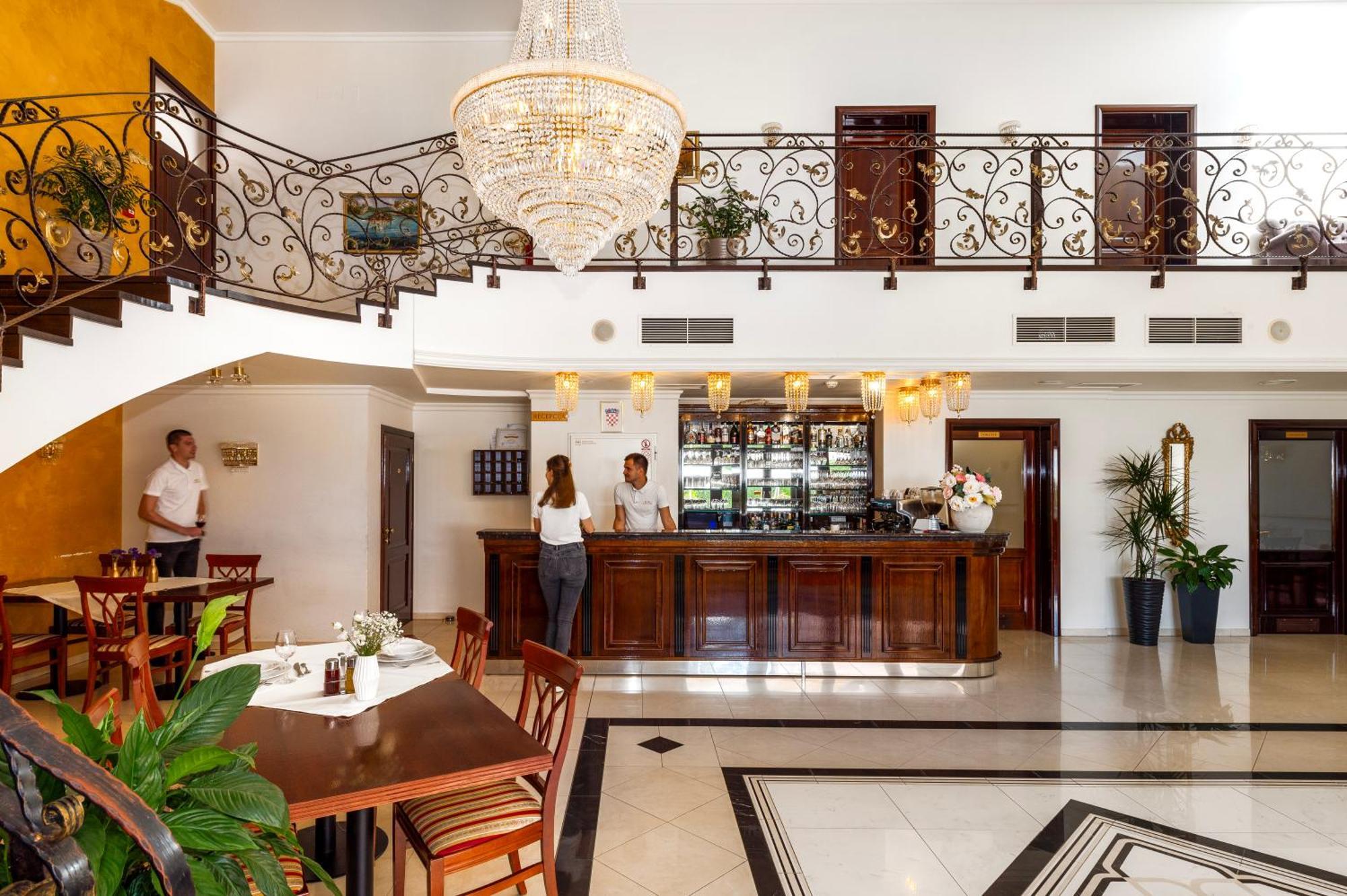 Guest Accommodation Atrium Gulin Lozovac Exterior photo