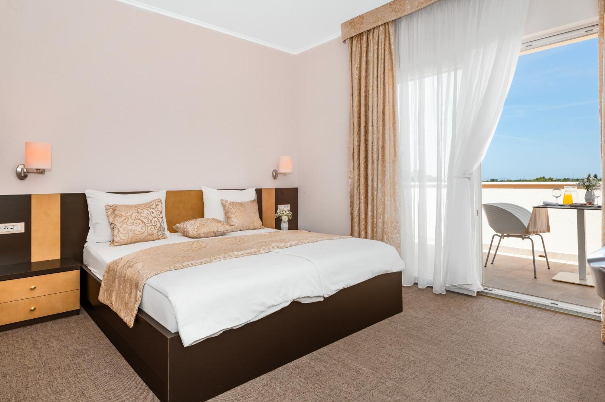 Guest Accommodation Atrium Gulin Lozovac Exterior photo