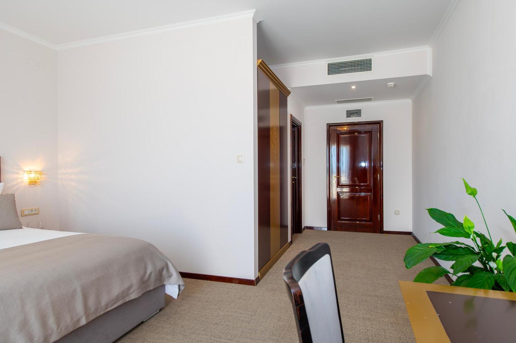 Guest Accommodation Atrium Gulin Lozovac Exterior photo